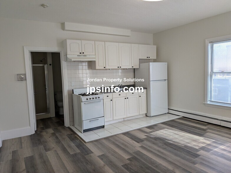 Building Photo - 110 Perkins St