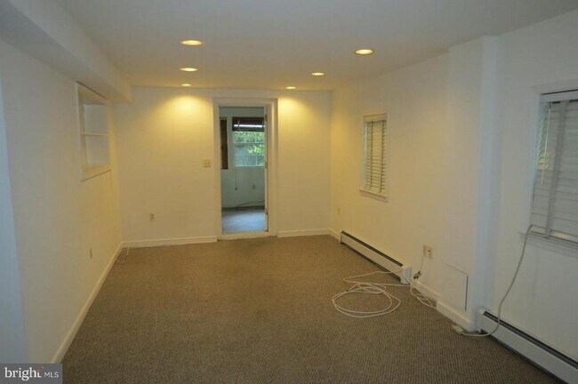 Building Photo - 2407 Seminary Rd