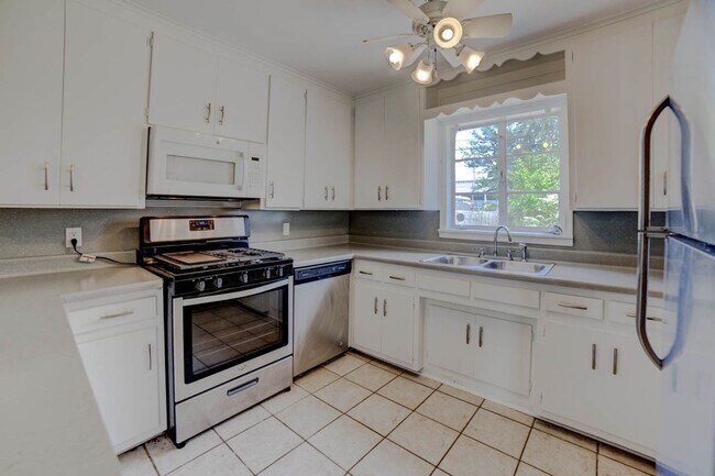 Building Photo - 3 BED 1 BATH /  TULSA FAIRGROUNDS