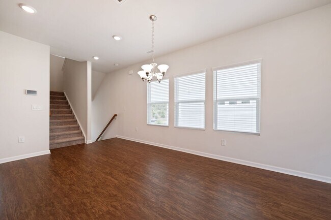 Building Photo - Available Early August! 4 Bed, 3.5 Ba in W...