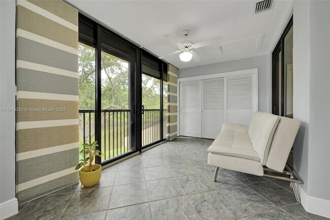 Building Photo - 2676 Carambola Cir N