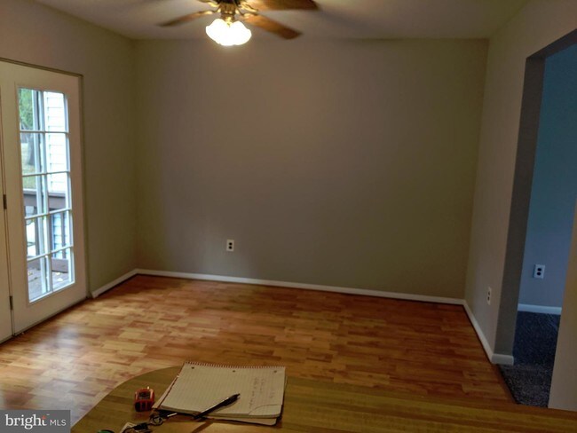 Building Photo - 831 St Regis Ct