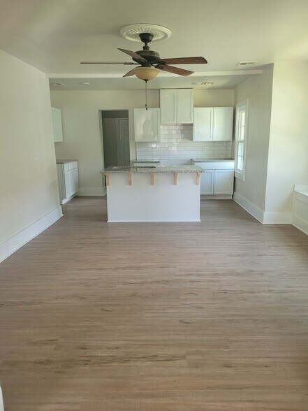 Building Photo - 1511 N Independence Ave