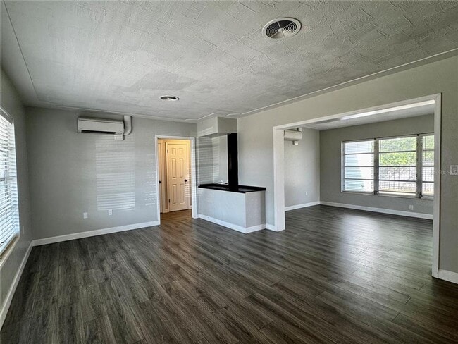 Building Photo - 2624 Sunnybrook Dr