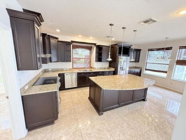 Building Photo - 8055 Glitter Ct