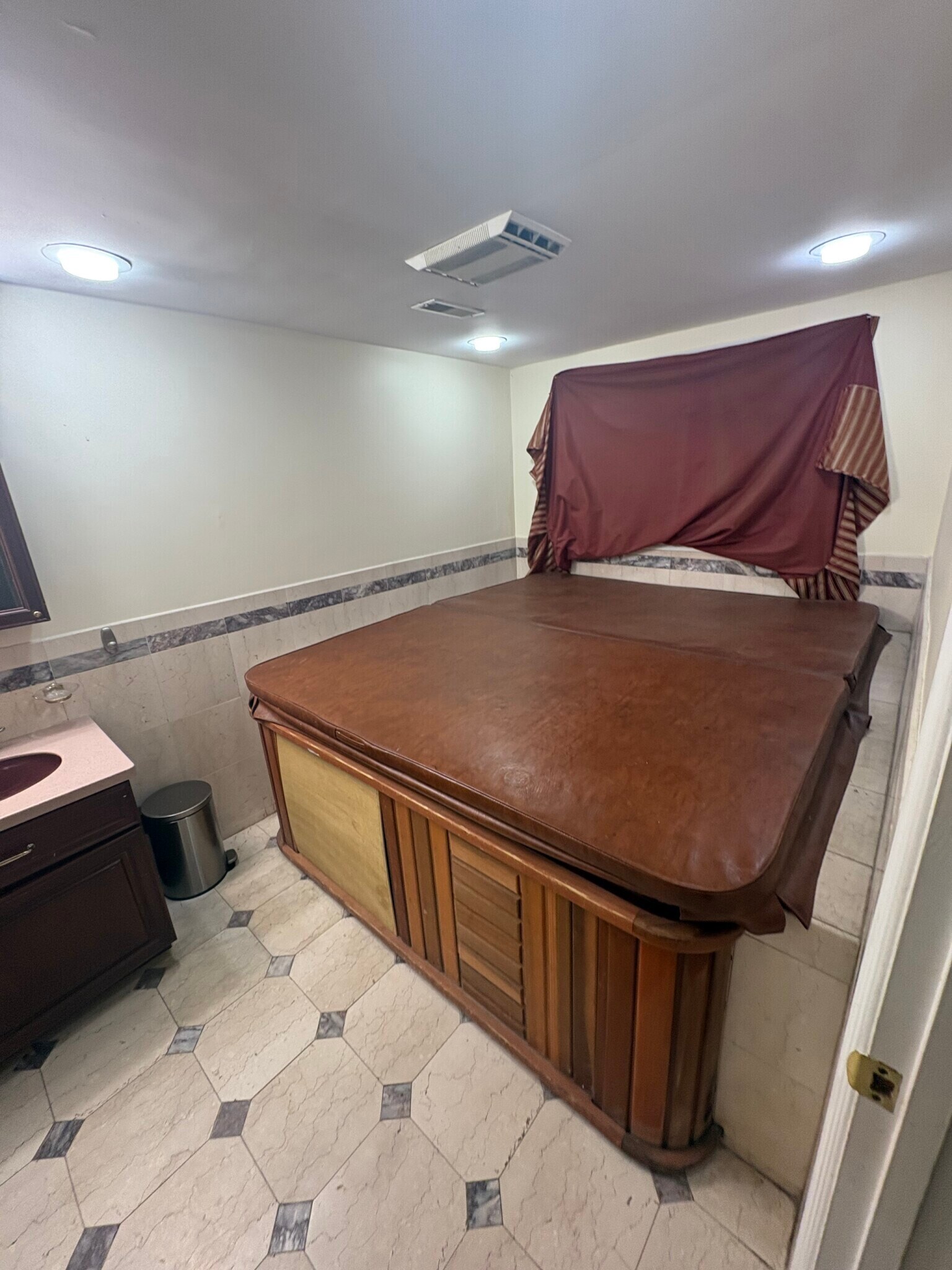 Building Photo - 309 Beacon St