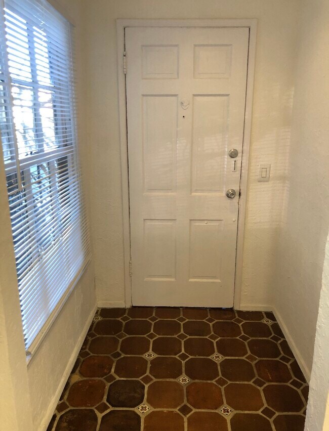 Building Photo - 6600 Orange St