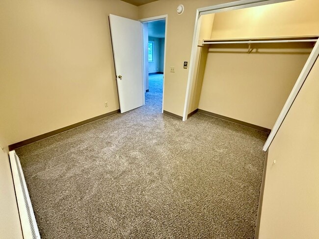 Building Photo - 1608-1610 N Brooklane St