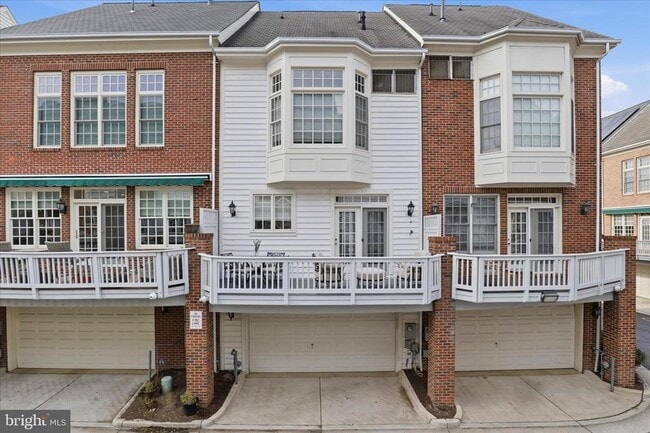 Building Photo - 308 S Fayette St