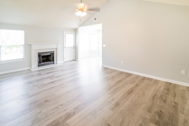 Building Photo - Welcoming 3-Bedroom Hanahan Home