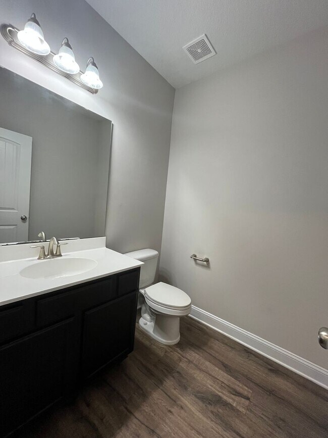 Building Photo - Welcome to Stateside!