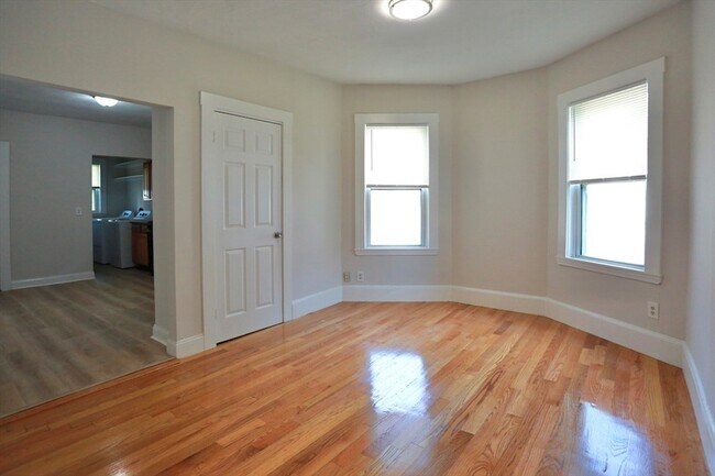 Building Photo - 41 Payson Ave