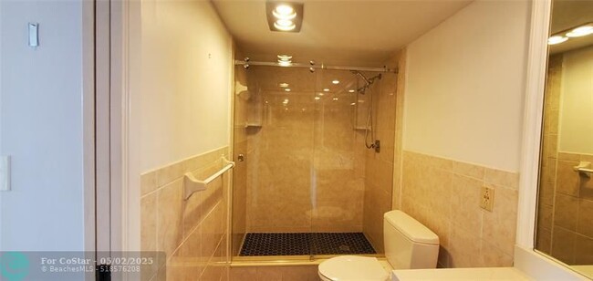 Building Photo - 3095 N Course Dr