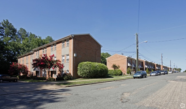Primary Photo - Graystone Place Apartments