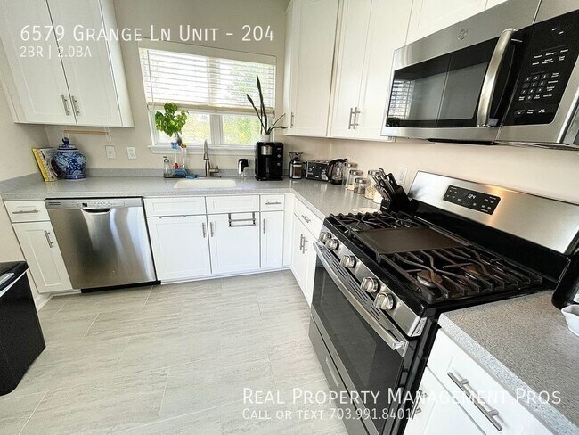 Building Photo - 6579 Grange Ln