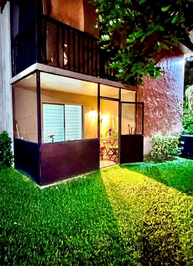 Building Photo - 9706 Hammocks Blvd