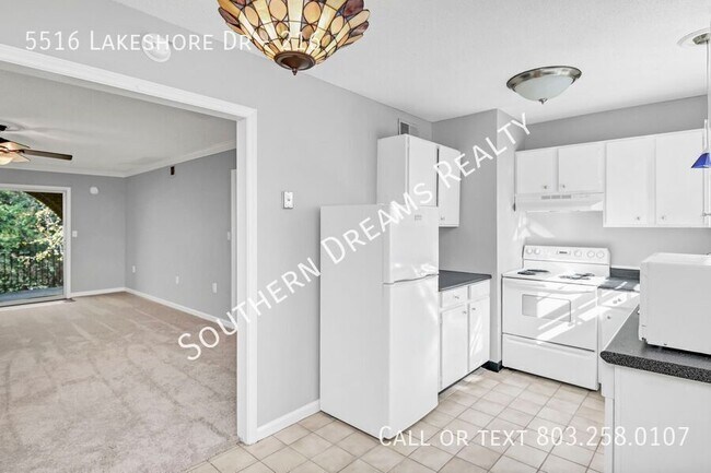 Building Photo - 5516 Lakeshore Dr