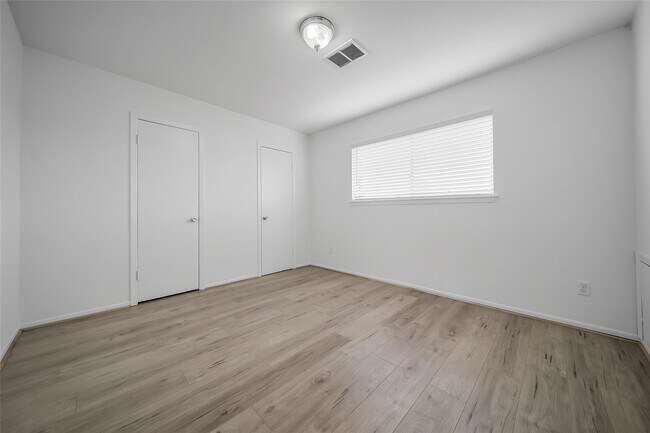 Building Photo - 1403 Blalock Rd