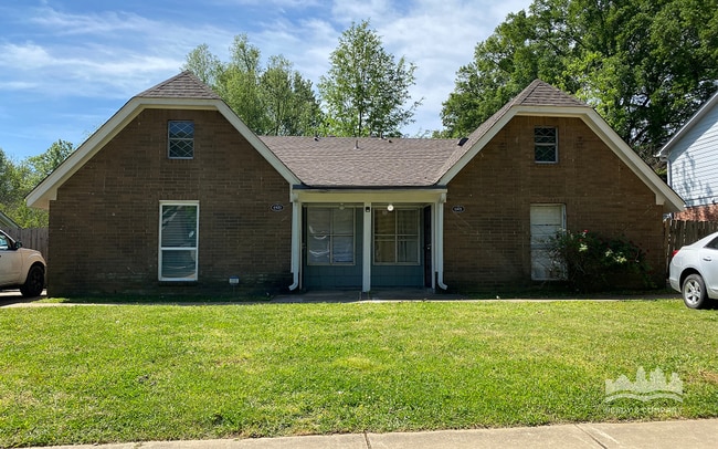 Primary Photo - 6423 Oak Park Dr