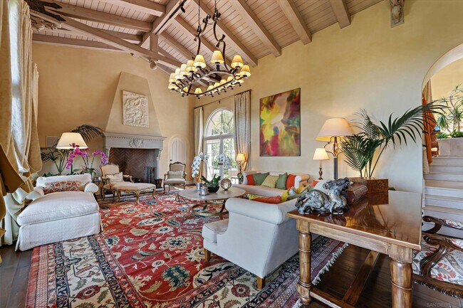 Building Photo - 6690 La Jolla Scenic S Dr
