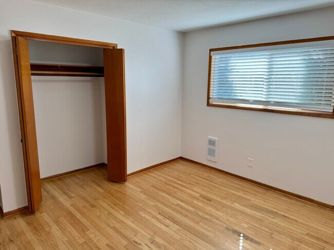 Building Photo - 1501 SW Bertha Blvd