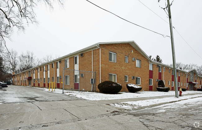 Building Photo - Country House Apartments