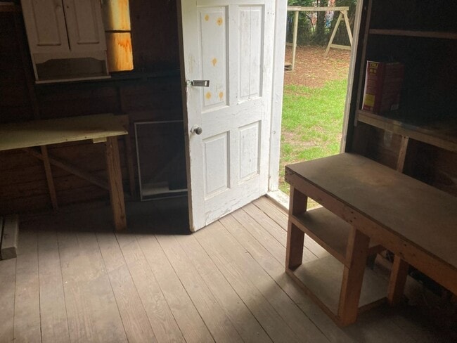 Building Photo - Charming and Updated 3 BR, 1 BA in Goldsboro