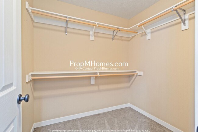 Building Photo - Cozy Two Bedroom Townhome in the Heart of ...