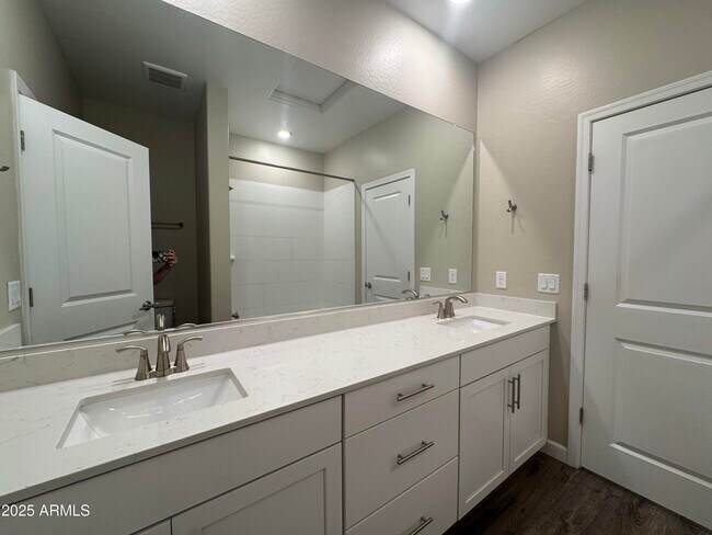 Building Photo - 55 N 197th Dr