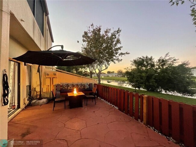 Building Photo - 8517 NW 9th Pl