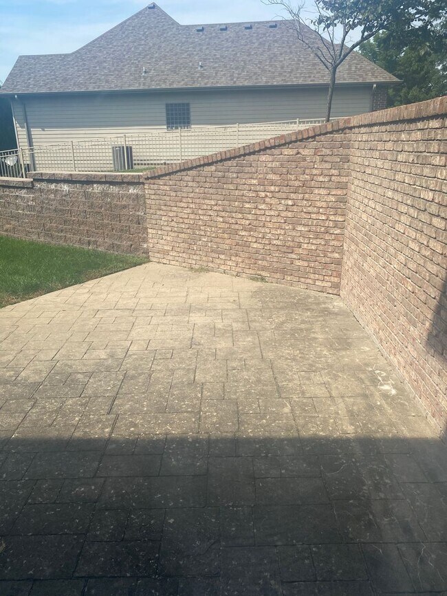 Building Photo - 4701 Thornbrook Ridge