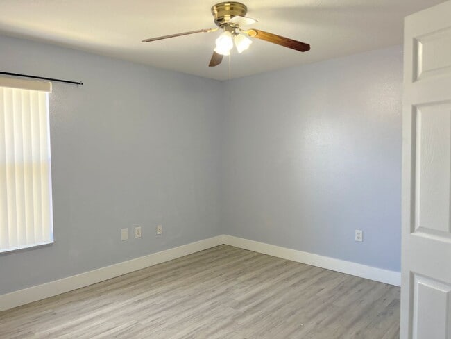 Building Photo - 212 Purslane Pass