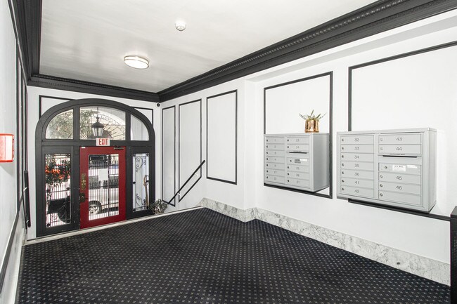 Building Photo - 735 O'Farrell