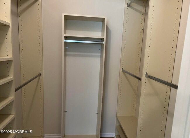 Building Photo - 211 Covered Bridge Blvd