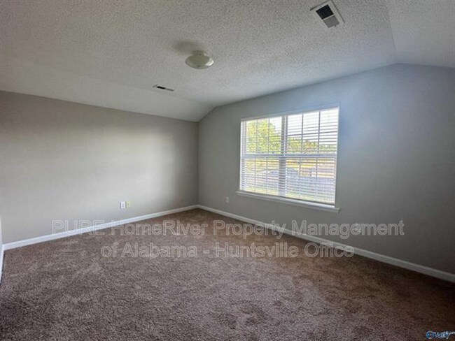 Building Photo - 423 Jasmine Dr
