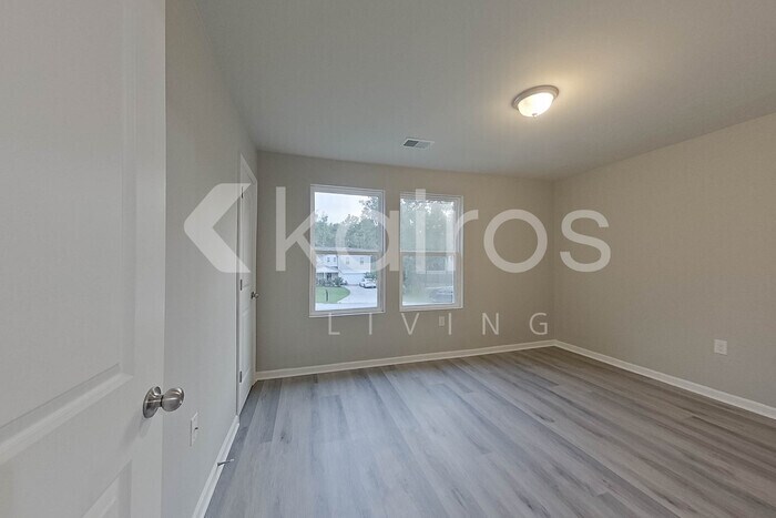 Building Photo - 236 Sunrise Cir