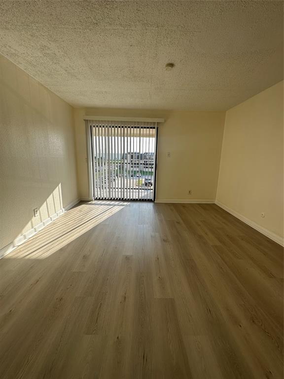 Building Photo - 206 Plaza Verde Dr