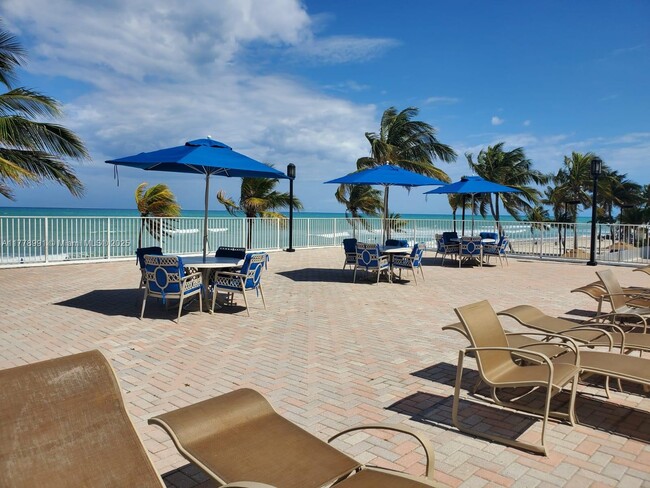 Building Photo - 2101 S Ocean Dr