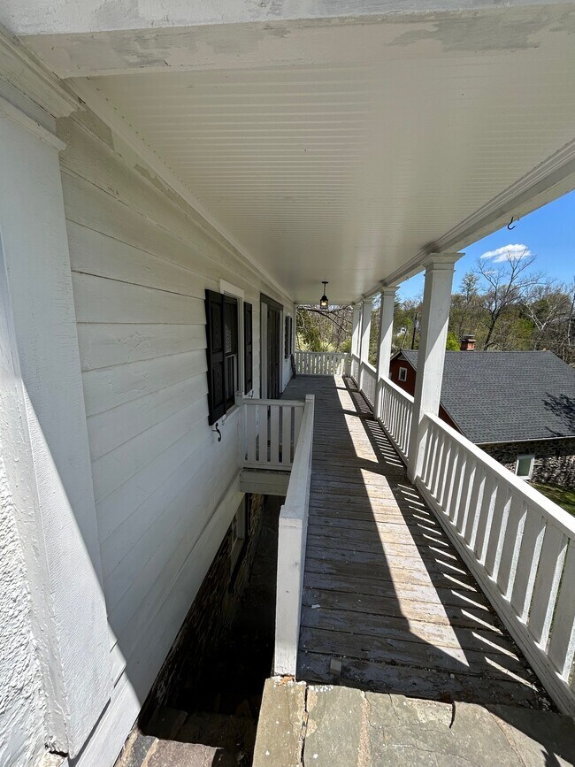 Building Photo - 369 Byram Kingwood Rd