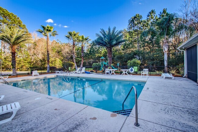 Building Photo - Spacious 5-bedroom, 3-bath home featuring two additional flex rooms!