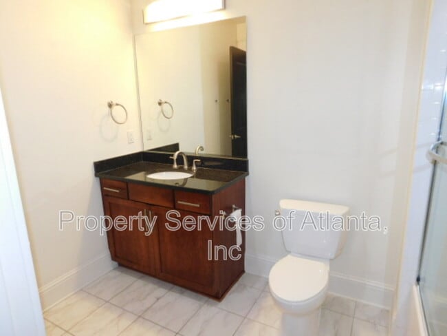 Building Photo - 943 N Ormewood Park Dr SE