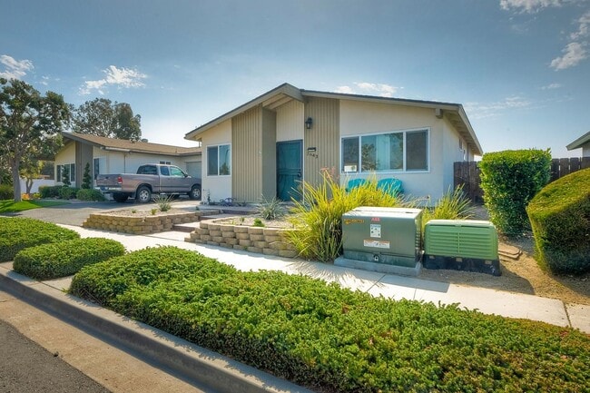 Building Photo - 55 yrs Plus ONLY Community! Lovely and Breathtaking 2 Bed 2 Bath unit in Oceanside
