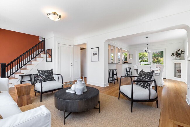 Building Photo - Remodeled Sunset Hill Home in Prime Ballar...
