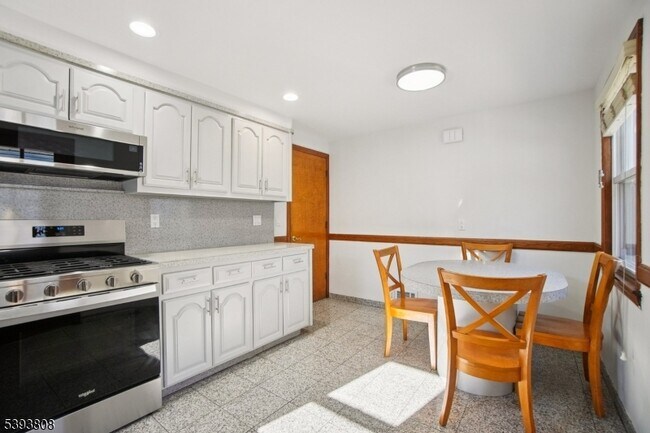 Building Photo - 1792 Mountain Ave