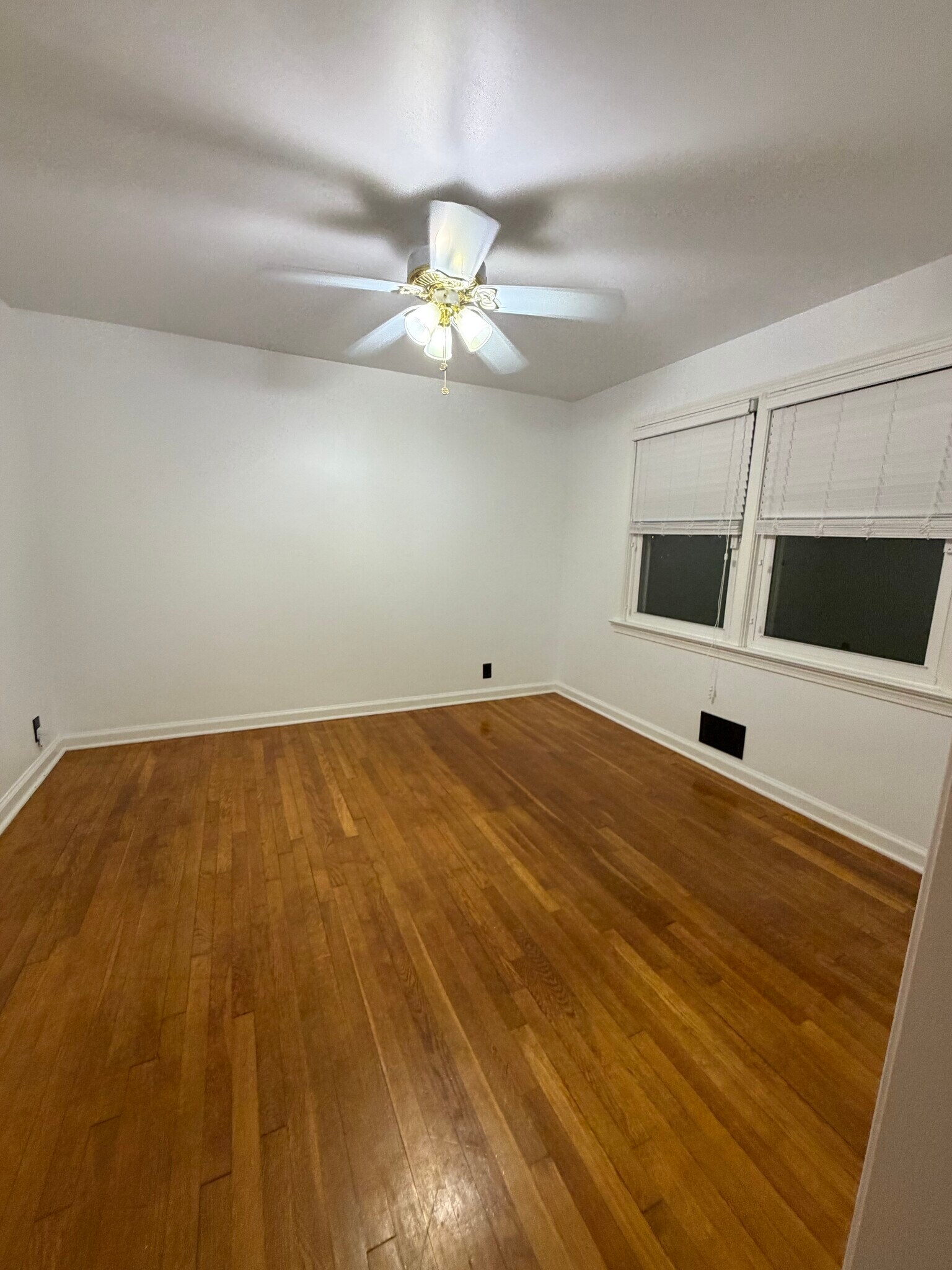 Building Photo - 161 Blades St