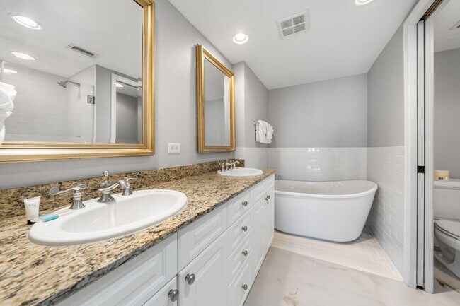 Building Photo - 5 Portofino Dr