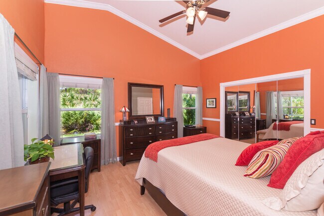 Building Photo - 329 NW Treeline Trce