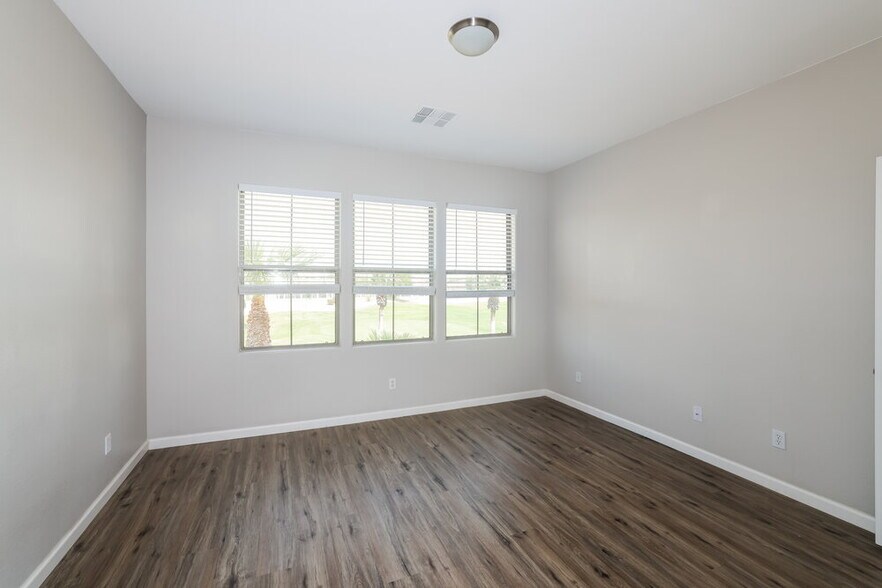 Building Photo - 13492 W Cypress St