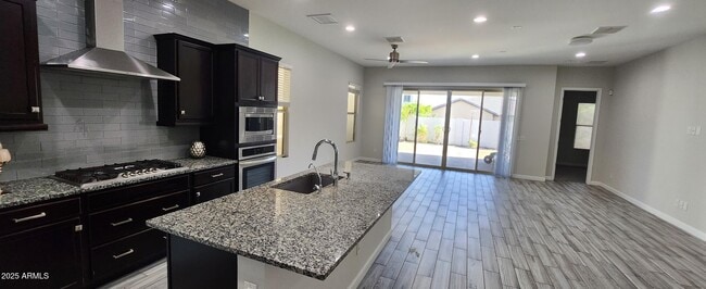 Building Photo - 6621 E Villa Rita Dr