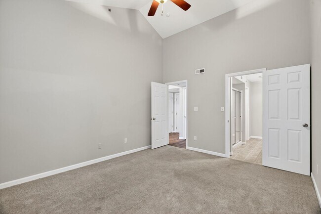 Building Photo - HALF OFF FIRST MONTH RENT!! Beautiful 2-Bedroom, 2-Bath Condo in a Prime Location!